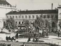 Trg Ante Starčevića. Glavni kolodvor oko 1935. godine